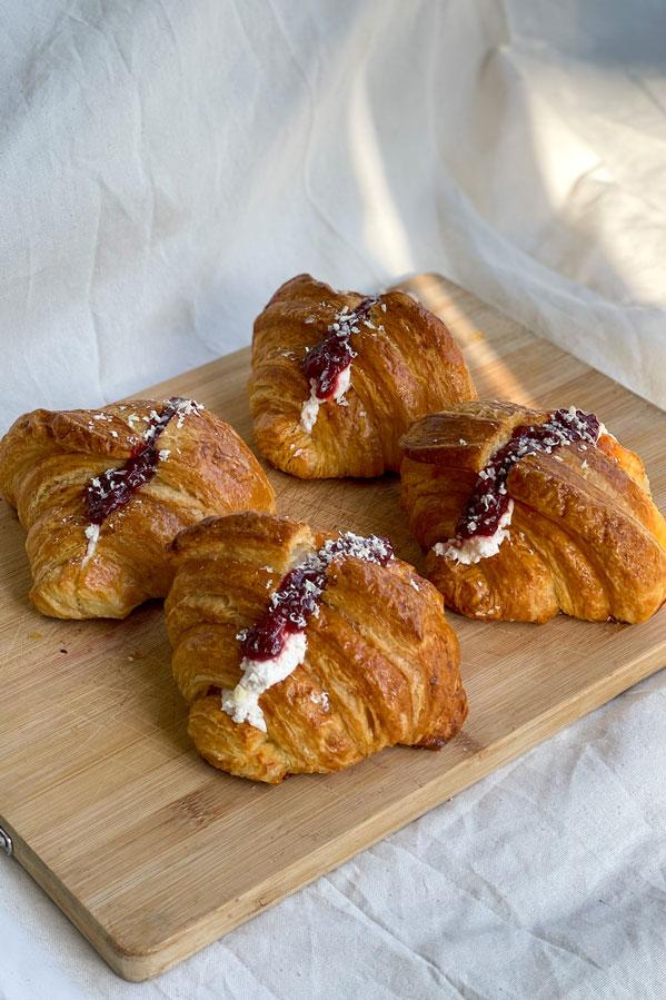 
                  
                    Load image into Gallery viewer, Flavored Croissants - Food Lab PopUp The Daily Knead 
                  
                
