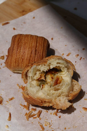 
                  
                    Load image into Gallery viewer, Savory Cheese Box - MKT PopUp The Daily Knead Bacon Jalapeño (by the piece) 
                  
                
